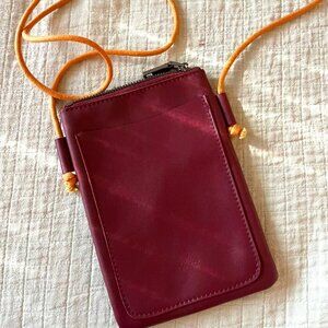 UPPDOO Slim Sling Bag
